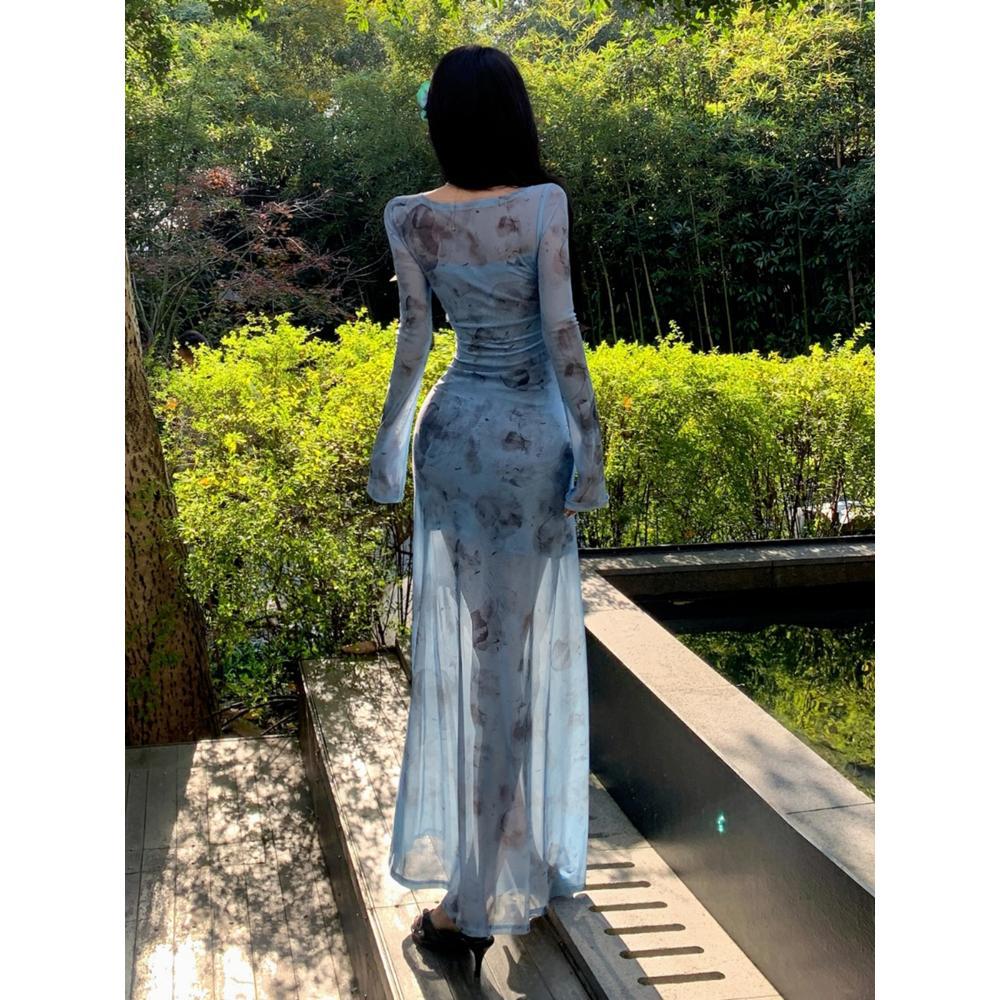 Cool gentle wind blue v-neck hollow print long-sleeved dress beautiful and unique waist-wrapped hip long skirt