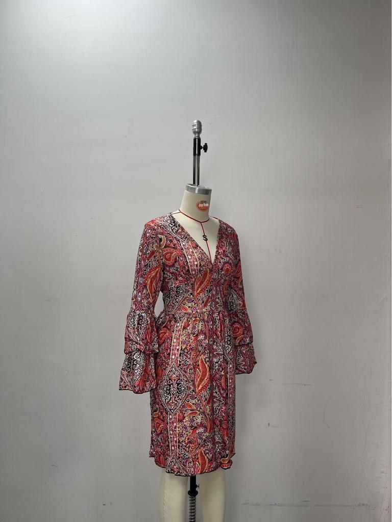 2024 Elegant Paisley V-Neck Flare Sleeve Dress for Women - Autumn/Winter Collection.