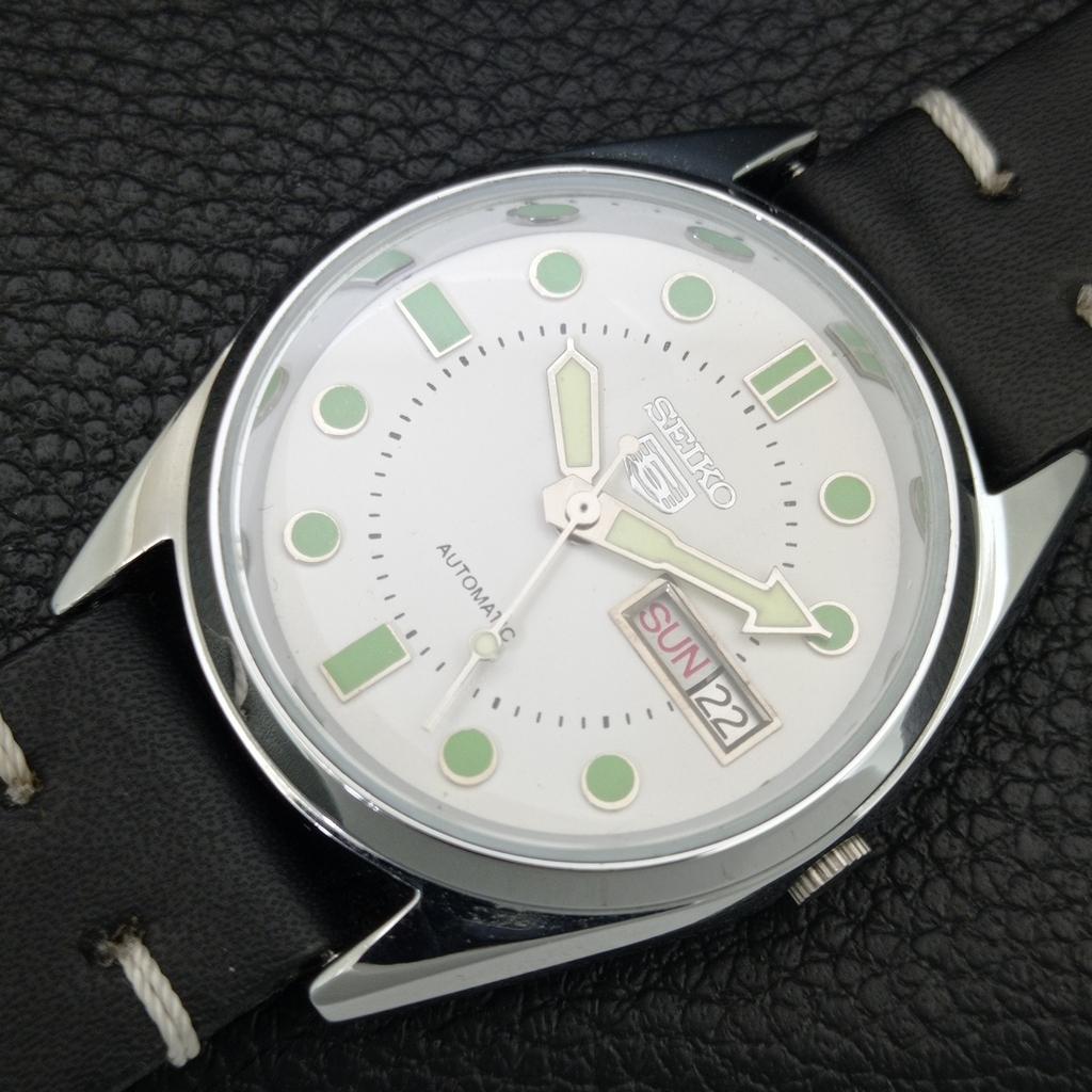 SEIKO 5 AUTOMATIC VINTAGE REFURBISHED JAPAN MENS WHITE DIAL WATCH a444241-1