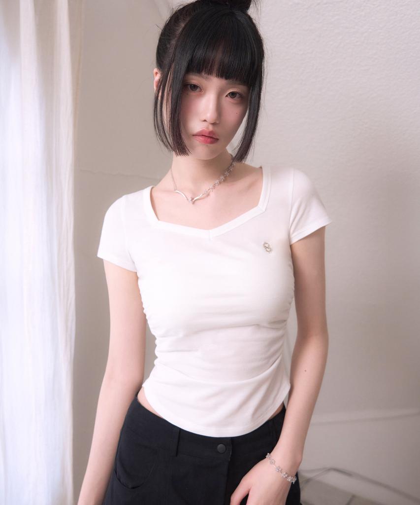 Leijeumiya Margaret Slim Crop T-Shirt [White]