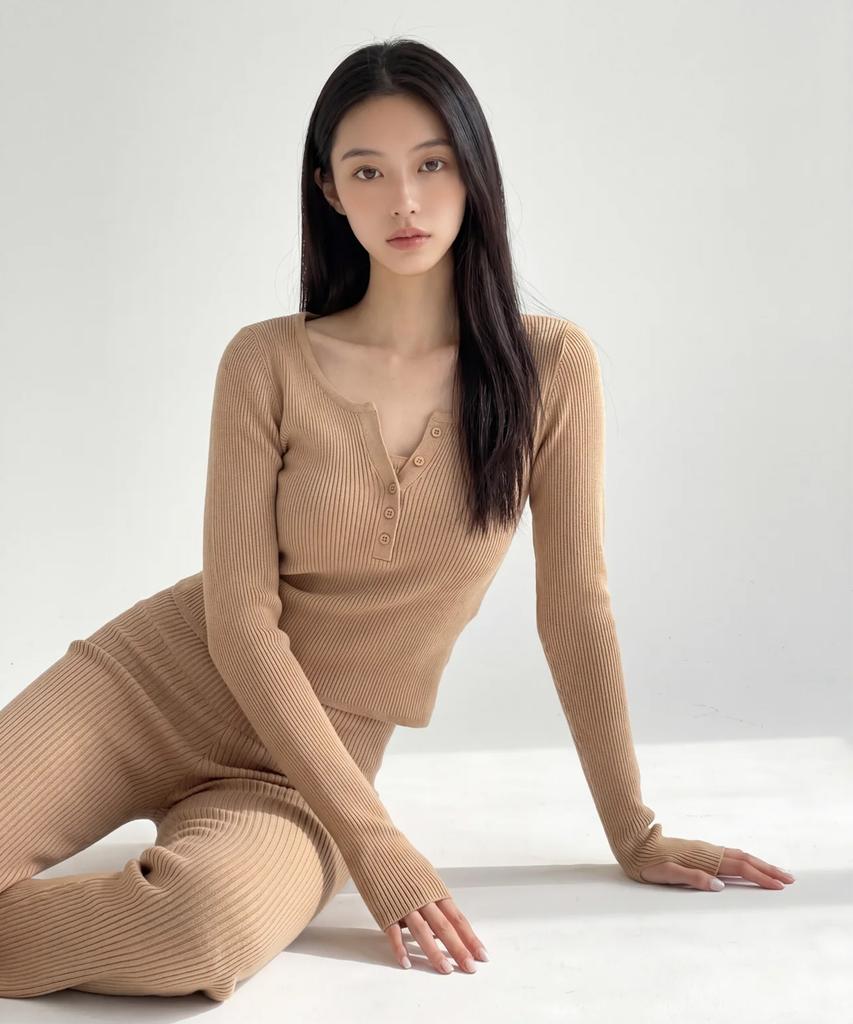 Seutilseu Core Define U-Neck Fingerhole Knit_Ribbed Version