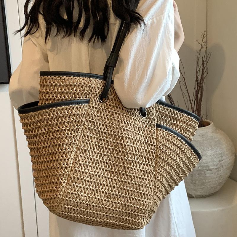 Spring and summer 2025 new simple and fashionable large-capacity straw bag shoulder woven bag women's bag lazy wind beach bag
