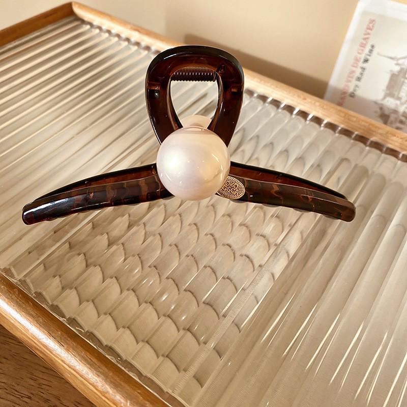 Maillard Large Acrylic Round Hairpin Clip - Versatile Shark Clip for Daily Use