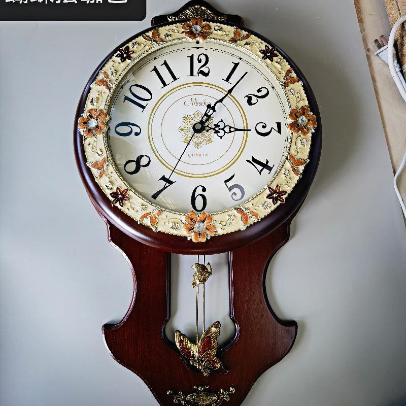 Antique European Style Solid Wood Silent Quartz Wall Clock for Living Room or Bedroom