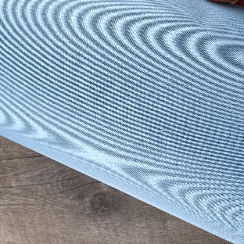 Samolepicí látkové záplaty na opravu pro renovaci pohovky, stěny, oděvů a závěsů.