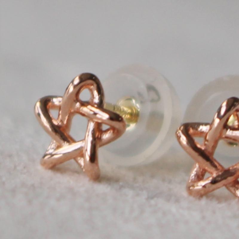 RookieStar 14k Mini Star Earrings R1rreg003