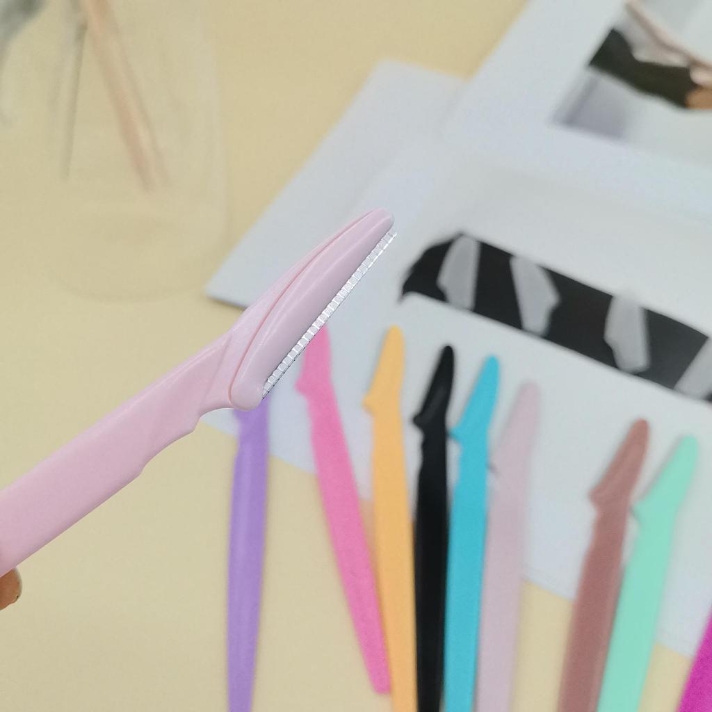 Beginner's Eyebrow Trimmer Razor for Women - Precision Micro Anti-Scratch Makeup Tool for Facial Beauty.