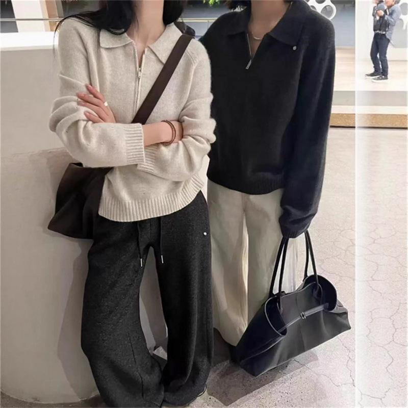 Women's Korean-Style Floral Velvet Knit Polo Sweater, Half-Zip Pullover, Casual Autumn/Winter Fashion.