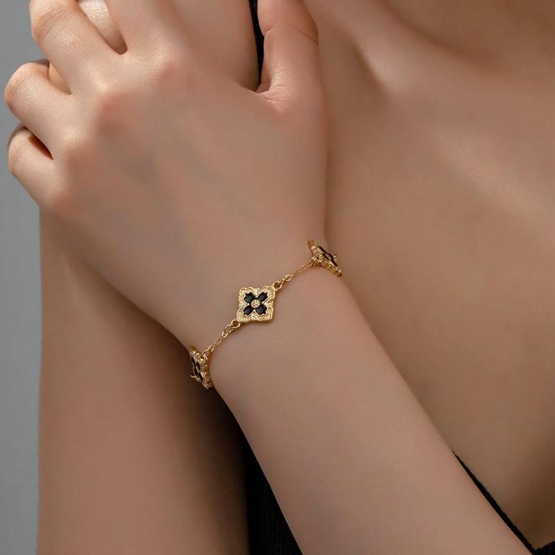 1pc Luxurious Four Leaf Clover Beaded Bracelet Women Vintage Artistic Chic And Unique High-End Bracelet Suitable