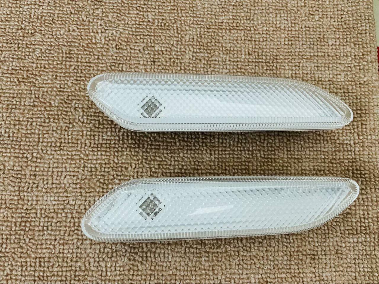 

Front Bumper Turn Signal Light for R60/R61 Models - White (63139802569, 63139802570) Left 63139802569