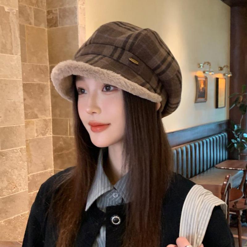 

Зимняя шапка художника из овечьей шерсти, кепка с козырьком, ветрозащитная, стиль Харадзюку, корейский стиль, теплая, плюшевая, восьмиугольная шапка, панама для девочки average size кофейный
