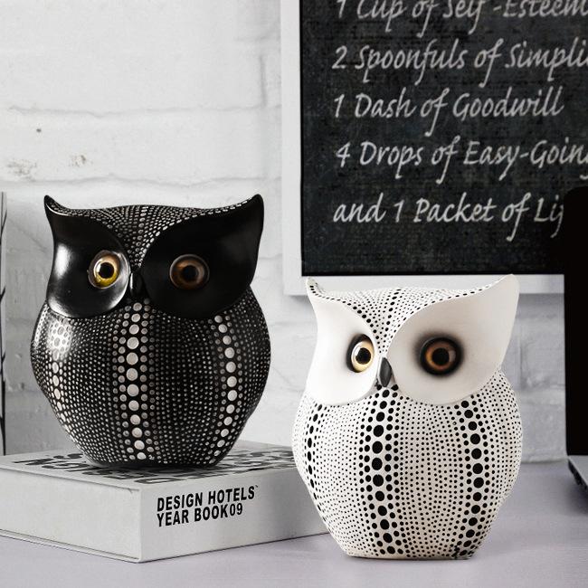 White and Black Kusama Yayoi Style Crafts Owl Animal Figurines Resin Statue Home Decoration Miniature Living Room Ornaments