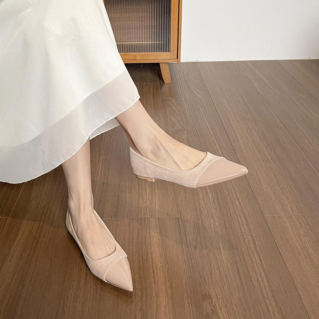 Damen Sommer Einzelne Schuhe mit flachem Boden und spitzer Zehenpartie mit Rockeinsatz Pendler-Damenschuhe