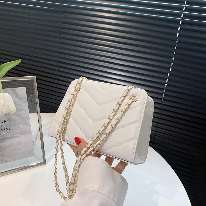 

Сумка женская 2024 осень новая мода простой темперамент трендовые инс вышитые нитки маленькая квадратная сумка текстура цепочка сумка-мессенджер белый