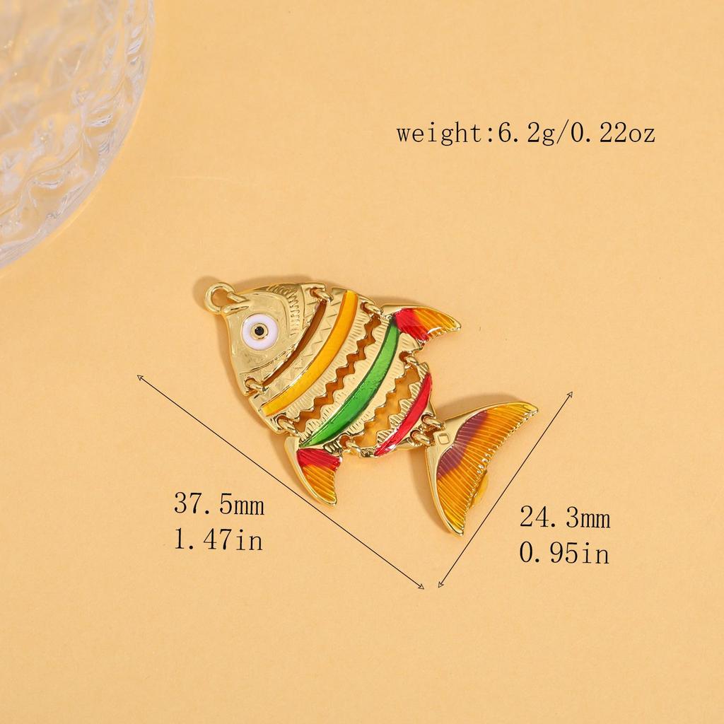 Eleganter vergoldeter Koi-Fisch Anhänger mit Strasssteinen