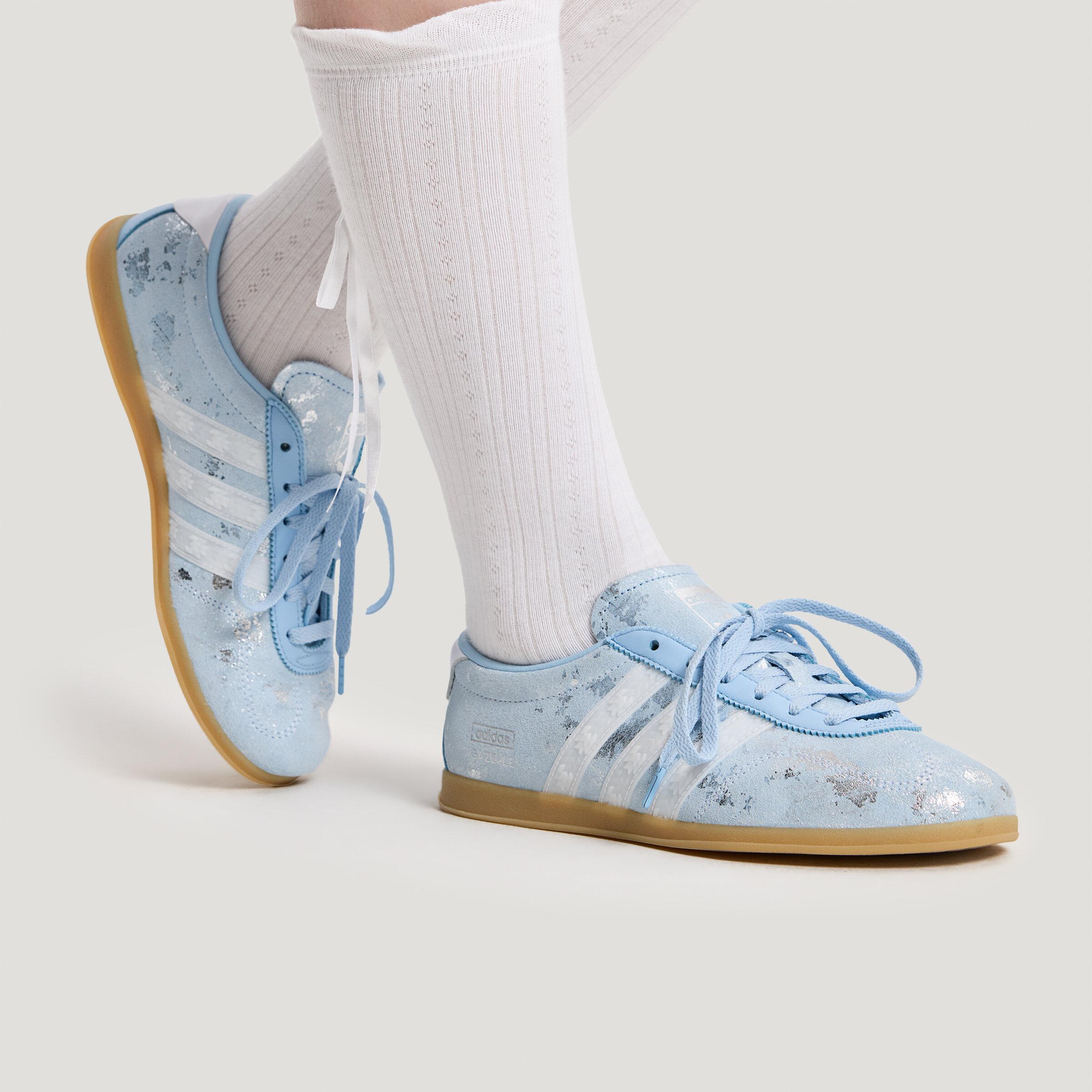Adidas Originals Gazelle Low top Skateboard Shoes Women s Blue 35.5