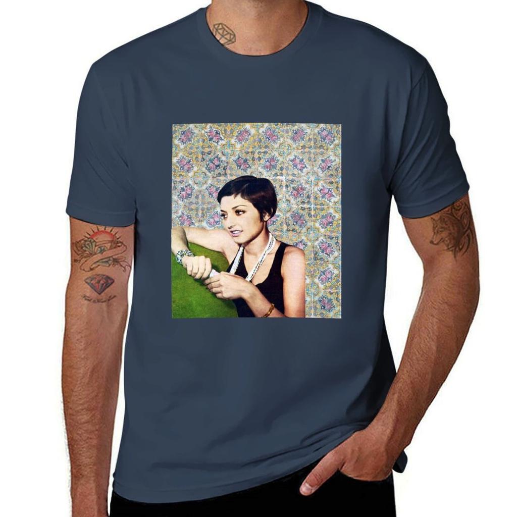 Googoosh Chilling auf einer Couch T-Shirt Aktive Sportarten Kurzarm Baumwollhemd
