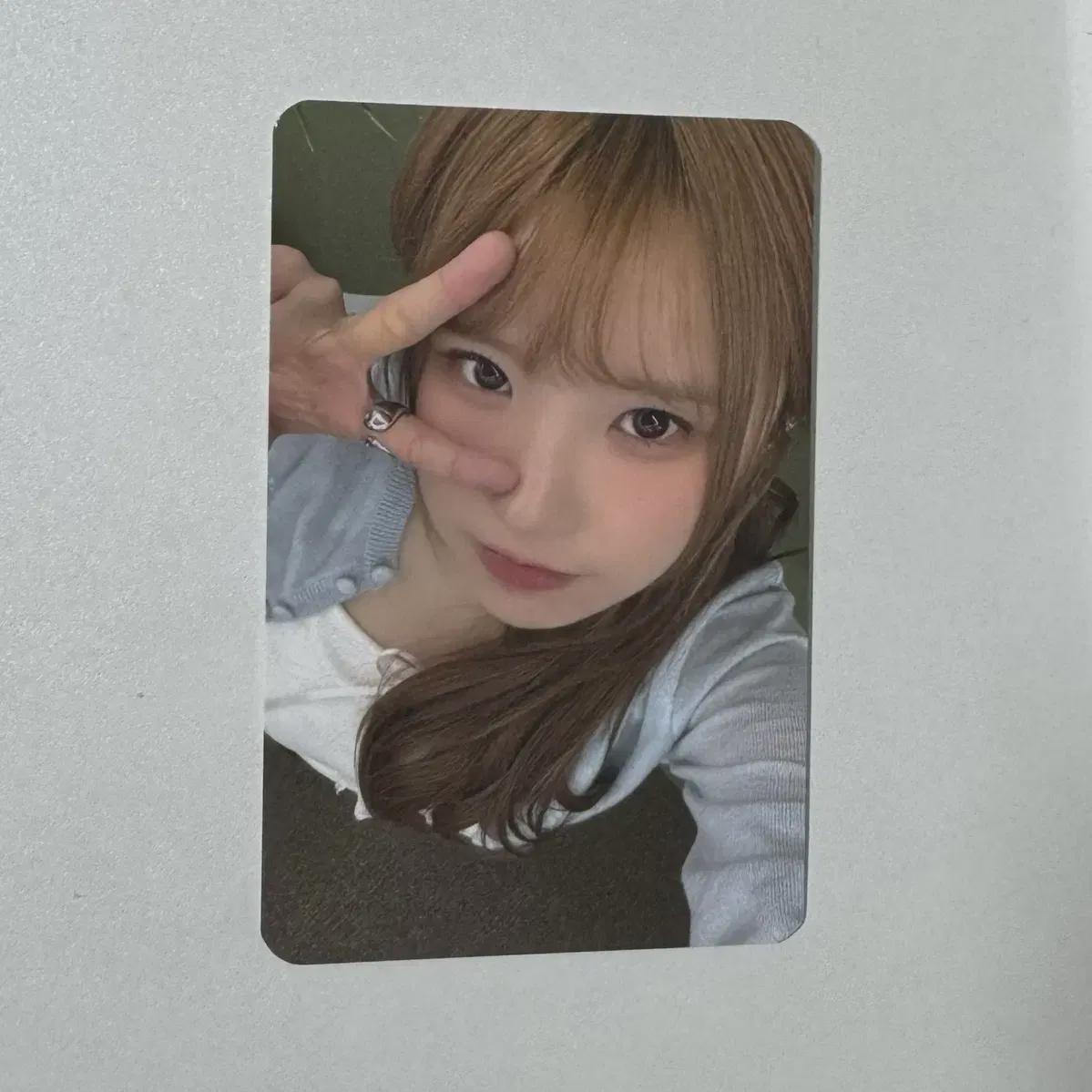 

Promise 9 Sells Ha-yeong Broadcast Photocard