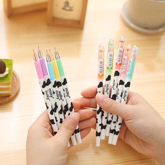 10 pz 0.38mm Penne Gel Impugnatura Comoda Portatile Inchiostro Uniforme Creativo Scrittura Liscia Multicolor Design Della Mucca Firma Penne Forniture Per Ufficio