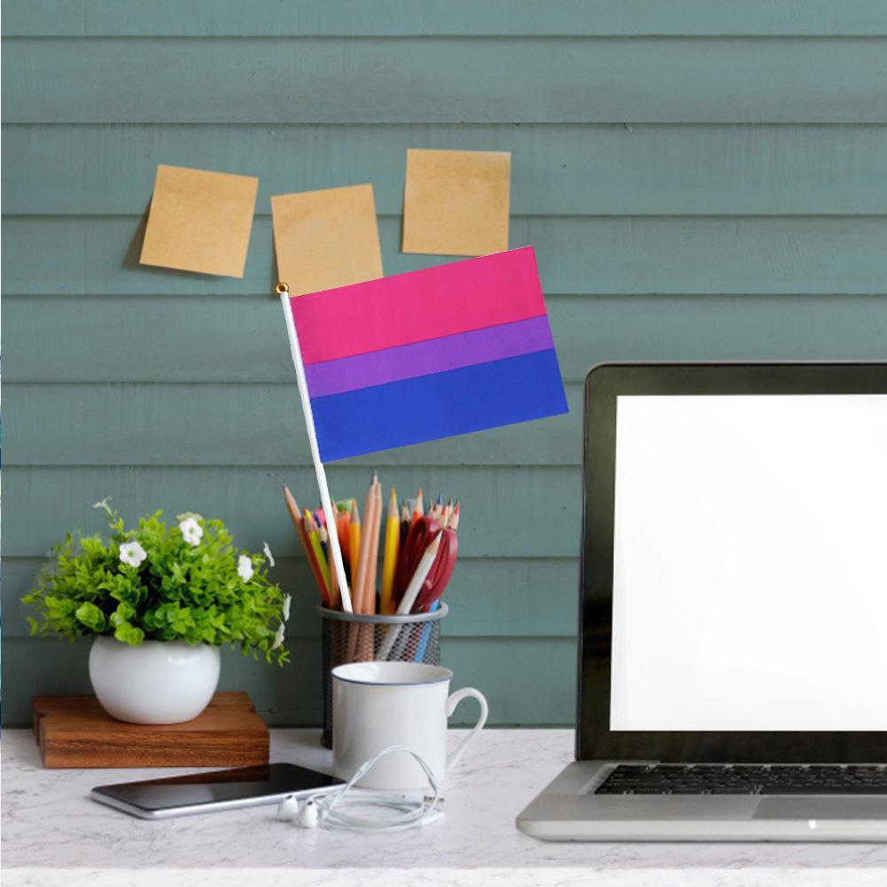 1 Pcs Easy To Hold Mini Rainbow Flag With Flagpoles For Cheers Pride Party Accessories 14x21cm
