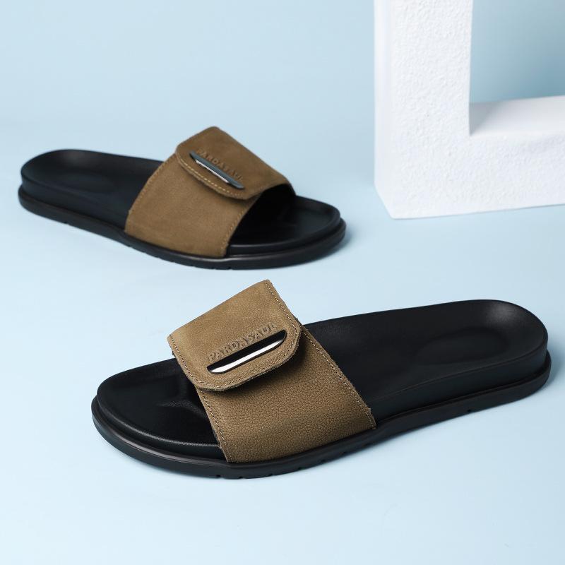 Sommer neue Oberbekleidung Leder Ein-Wort-Schlappen Herren Klett-Sandalen rutschfest desodorierend Lederpantoffeln Herren Strandschuhe