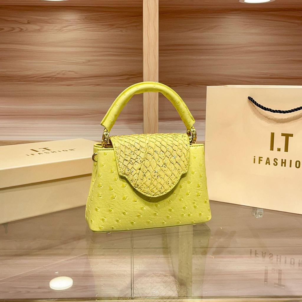 2025 Dámská luxusní crossbody kabelka přes rameno z pravé kůže s pštrosím vzorem