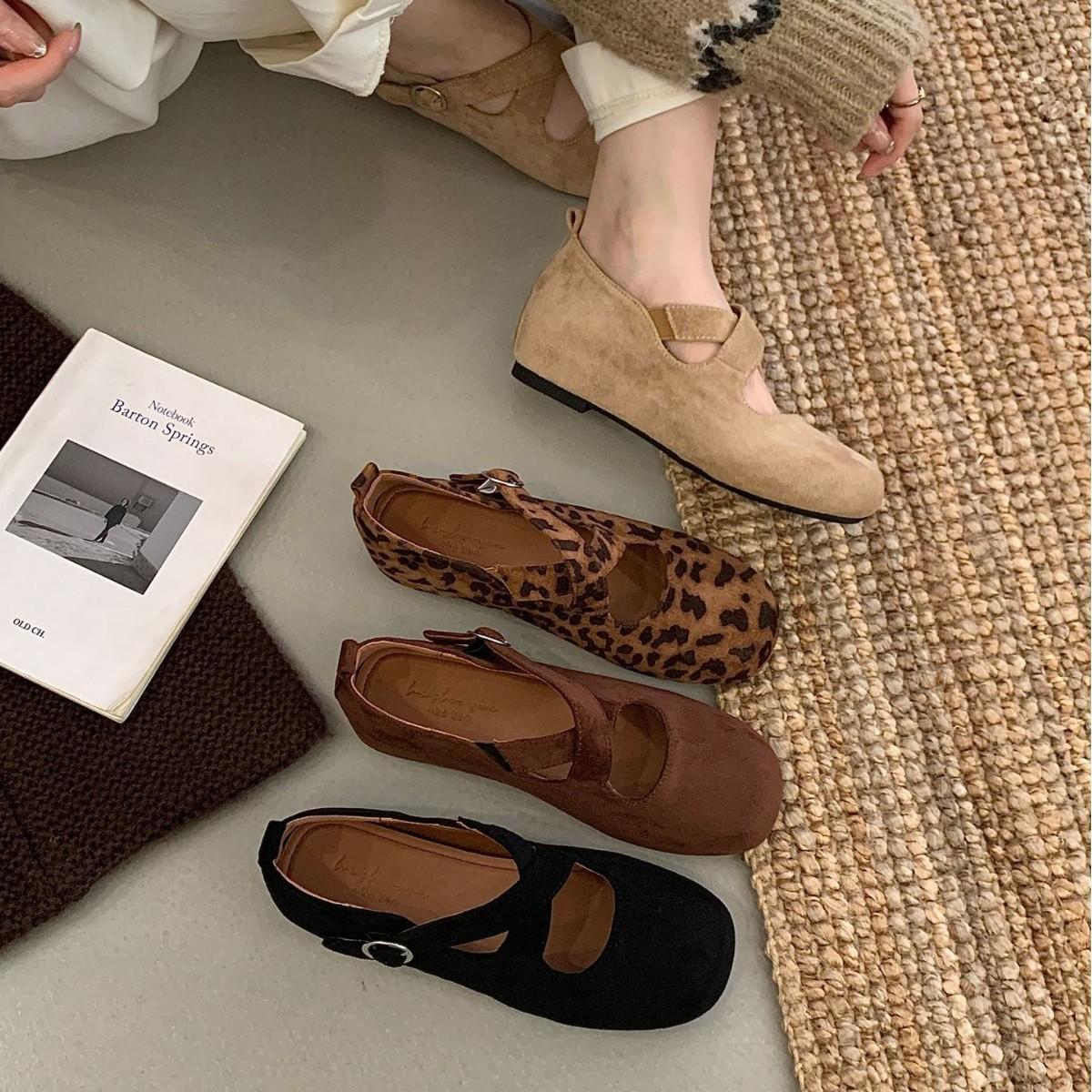 

2025 autumn and winter new cross word with round head suede inner slope heel ballet Doudou women s single shoes 40 леопардовый