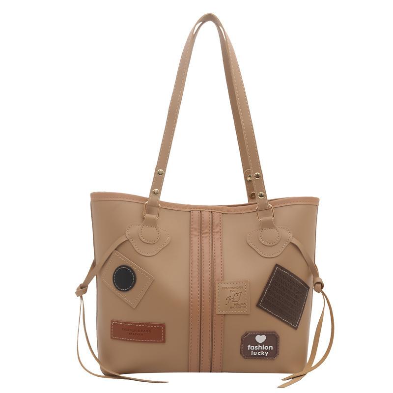 Retro Matte Tasche - Niedliche Bärenförmige Handtasche mit Großem Fassungsvermögen und Vielseitigem Design zum Tragen über einer Schulter.