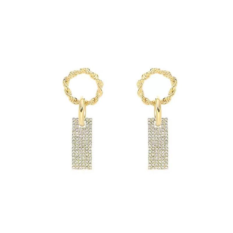 South Korea Dongdaemun new chain exquisite fashion earrings temperament ins trendy fashion generous cold wind earrings