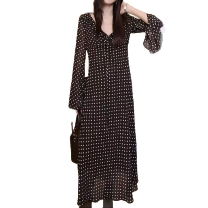 French retro polka dot horn sleeve V-neck long-sleeved dress women's autumn and winter atmosphere senior waist A-shaped long skirt