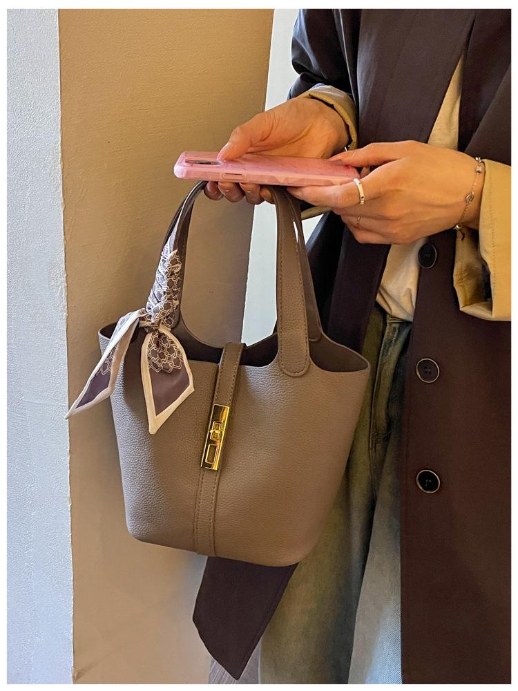 Trendy Cross-Buckle Bucket Bag: Versatile, High-End Fashion Handbag