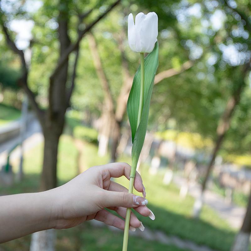 Luxury Silk Tulip Flowers With Moist Feel For Wedding Decor And Styling Home