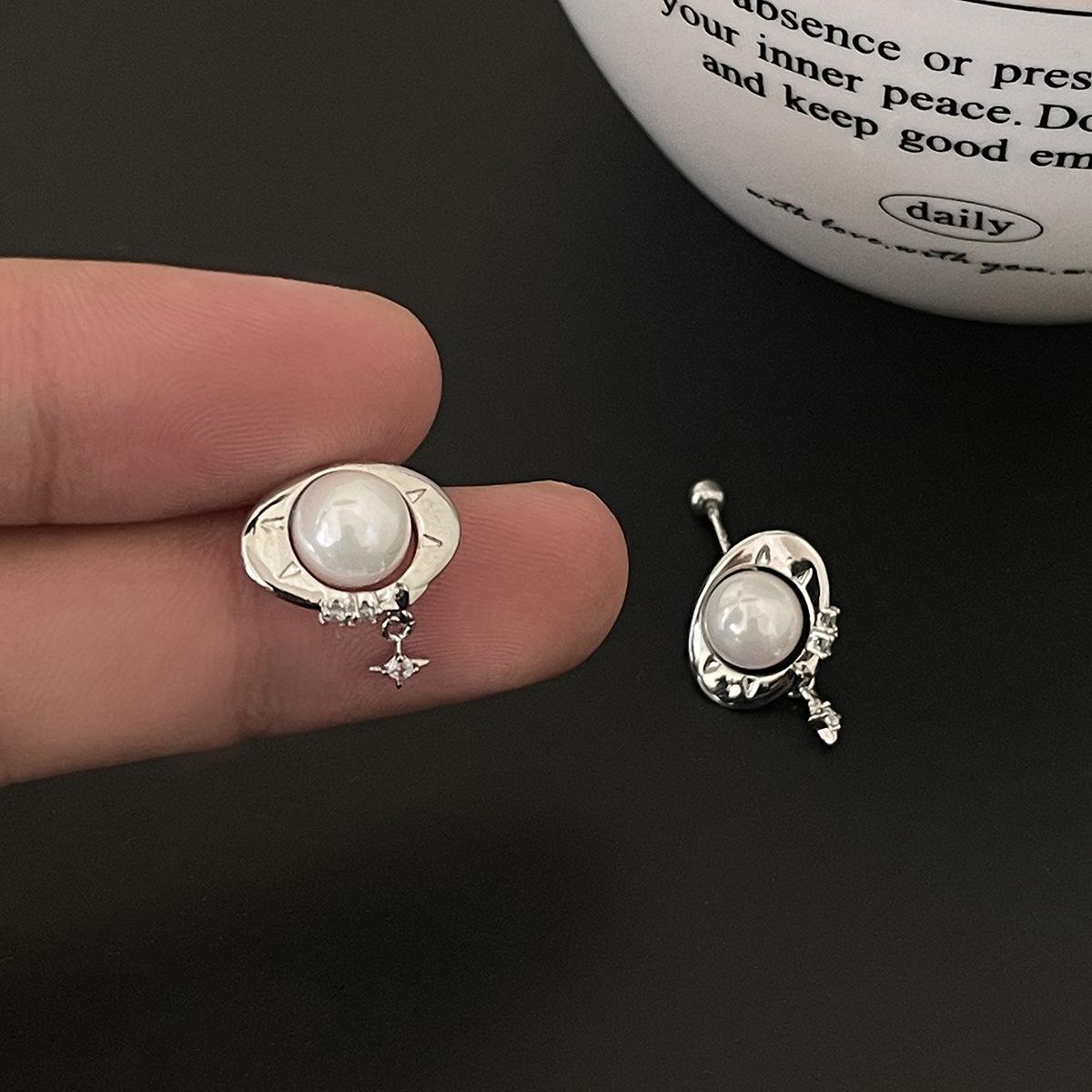 

925 Silver Needle Planet Zircon Earrings Women s Simple ins Wind Pearl Earrings Niche Design Ear Jewelry A pair of 925 silver needle
