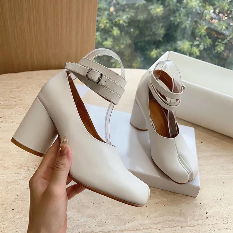 Vintage Spring Fashion Slipt Toe Tabi Women Pumps Chunky Round Heeled Ankle Strap High Heels Patent Leather Party Shoes