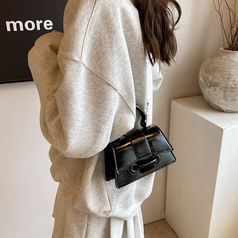 Niche Handbag New Fashionable Casual Personalized Small Square Bag Texture Simple Shoulder Bag Slanted Bag Trendy