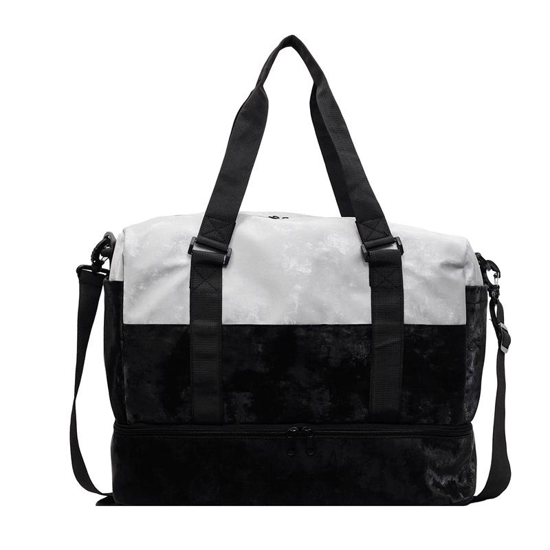 

Versatile Large-Capacity Crossbody Travel and Fitness Bag for Men and Women One Size