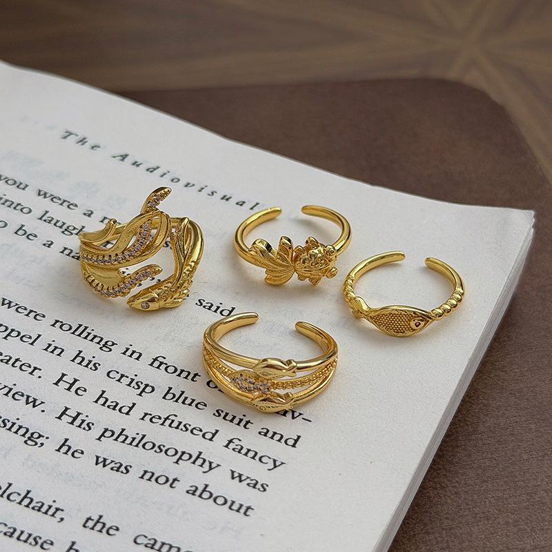 Modele Noworoczne Mają Przesyłkę Ryb Co Roku, Średniowieczne Otwarte Pierścionki, Retro Dwór I Narodowy Trend Układania, Noszenie Pierścionków z Cyrkoniami