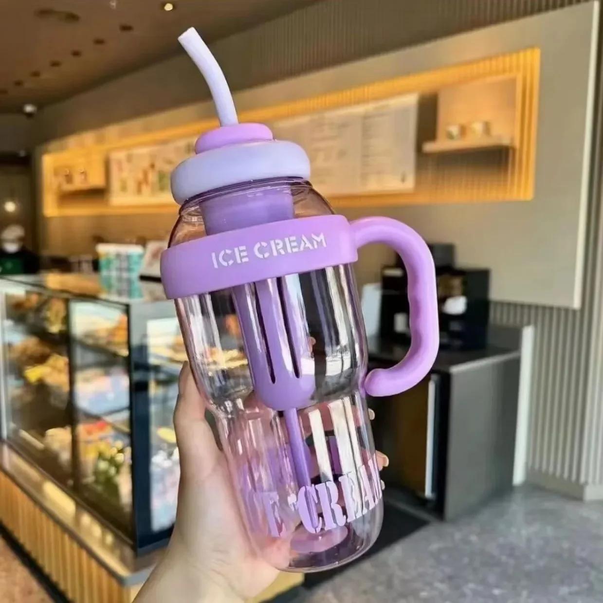 

Creative Fashion 1300Ml Large Capacity Cute Handle Leak-Proof Summer Outdoor Ice Cream Water Bottle With Straw Plastic Water Dis 1.3L