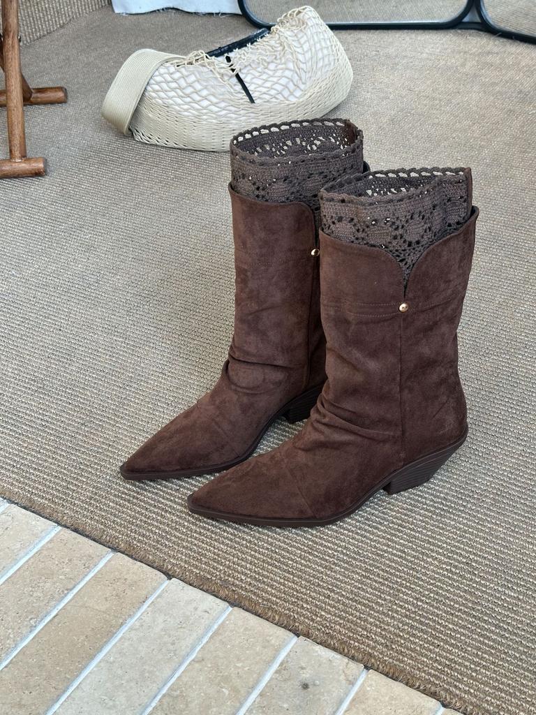 Pointed Boots 2025 Autumn and Winter New Pleated Stacking Boots Retro Lace Edge Thick Heel Western Cowboy Boots