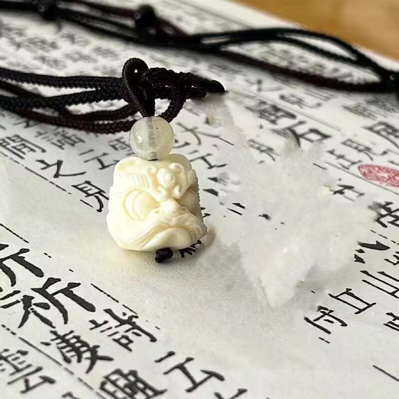 Trendy Woven Jade Safety Buckle Necklace for Students & Couples