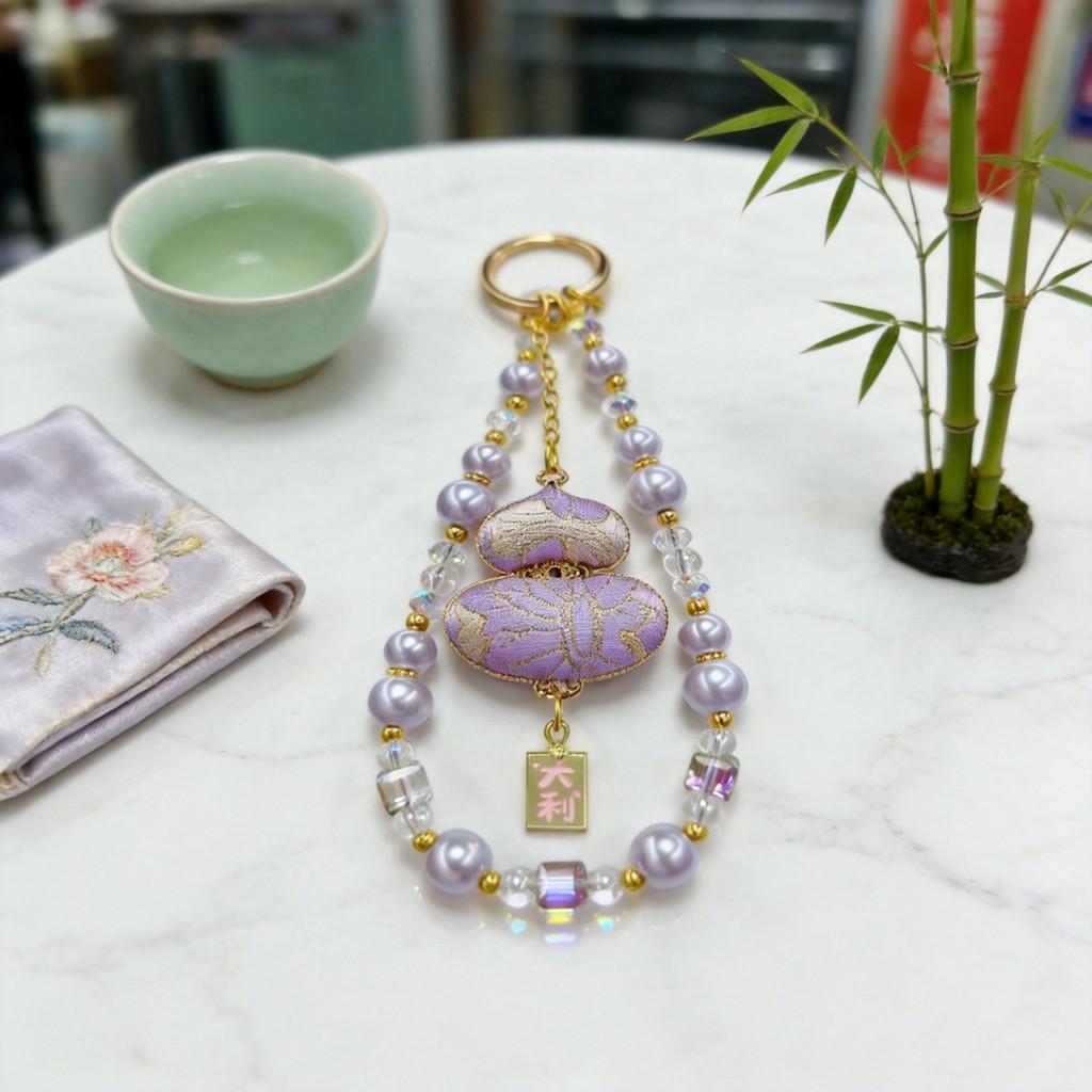 Traditional Style Phone Lanyard With Crystal Lucky Cat Charm For Gift And Decoration