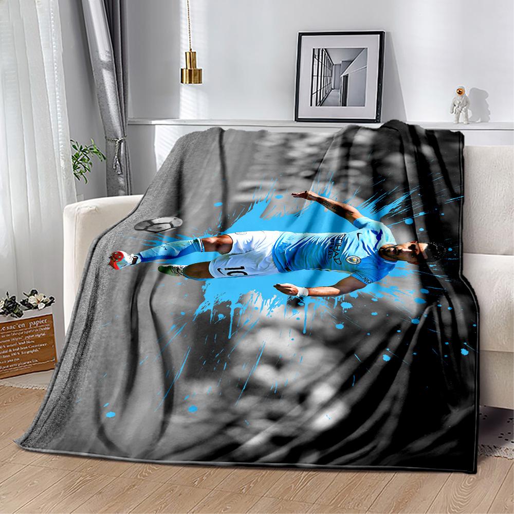 Dynamic Soccer Action Blanket Warmthful Decor Suitable for Seaside Office Chair Livingroom Four Seasons Universal Stylish Decor