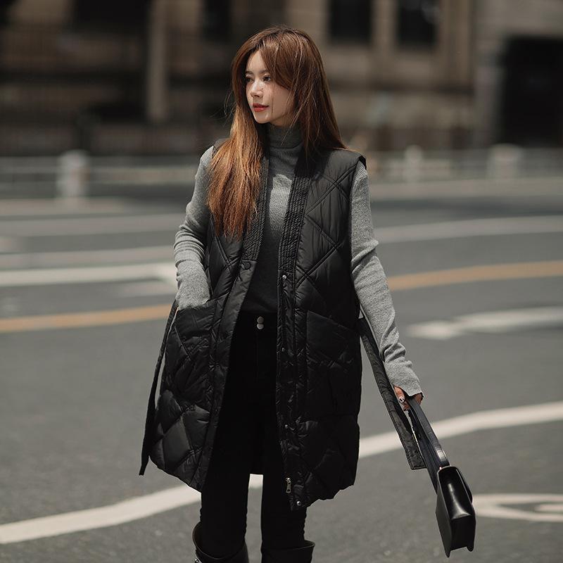 

Ромбовидный пуховый хлопковый жилет средней длины с капюшоном, приталенный, подчеркивающий фигуру, зимний M чёрный