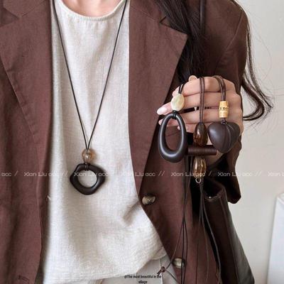 Retro Chinese Style Circle Pendant Necklace for Women - Light Luxury Sweater Chain, Autumn/Winter Accessory