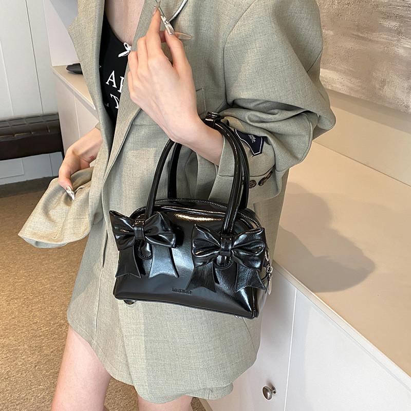 IELGY With Bow Commuter Underarm Bag Spring Summer Portable One-Shoulder Bowling Pillow Bag