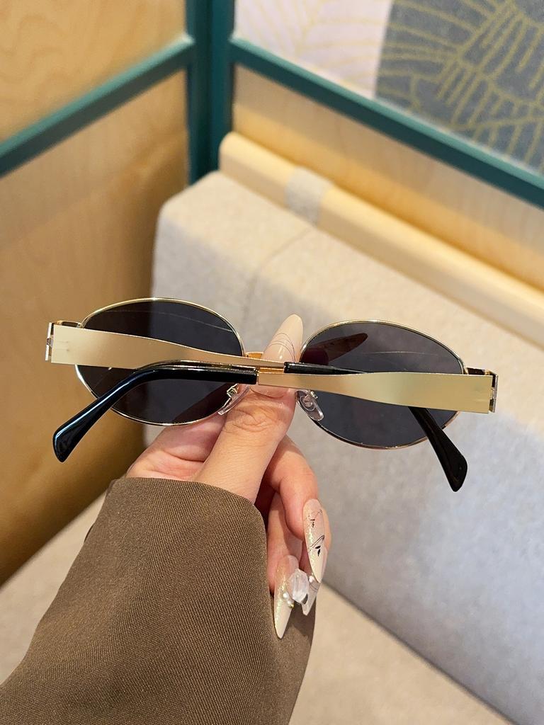 1Pc Fashionable Metal Oval Frame Glasses Retro Style Casual Decorative Eyewear for Daily Wear