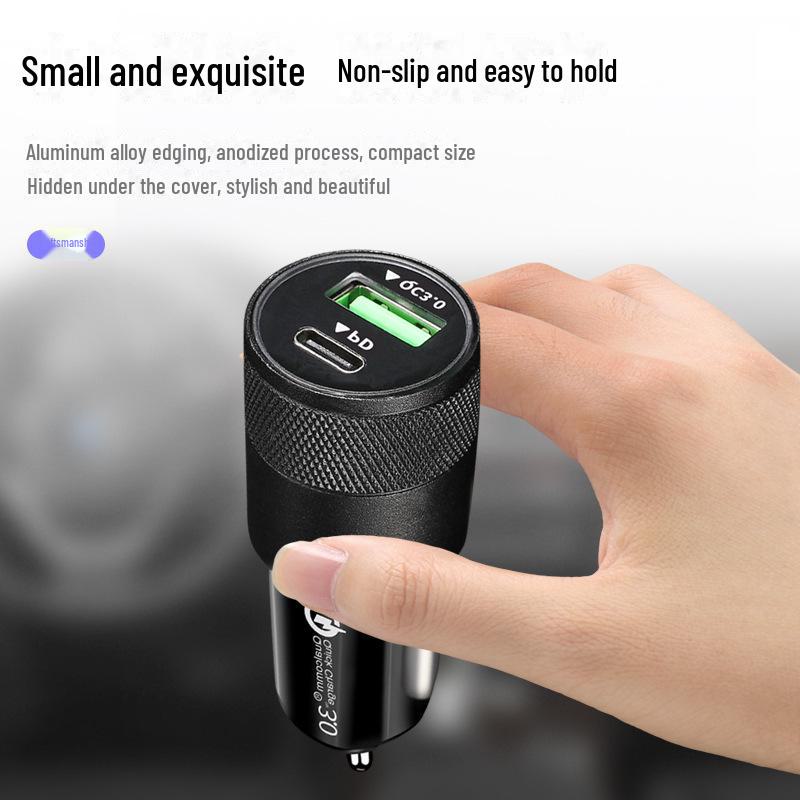 Nouveau chargeur de voiture à charge rapide PD+QC3.0 avec conception moletée, compatible USB-C.