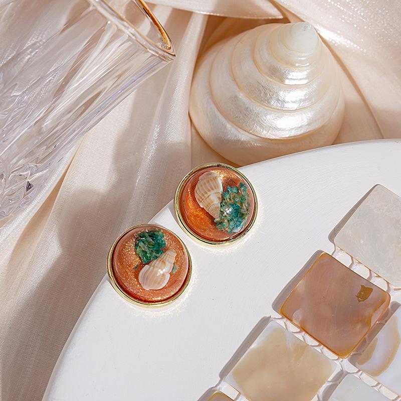 Cute Cartoon Earrings Female Eccentric Girl Stud Earrings Resin Doll Face Female Simple Earrings