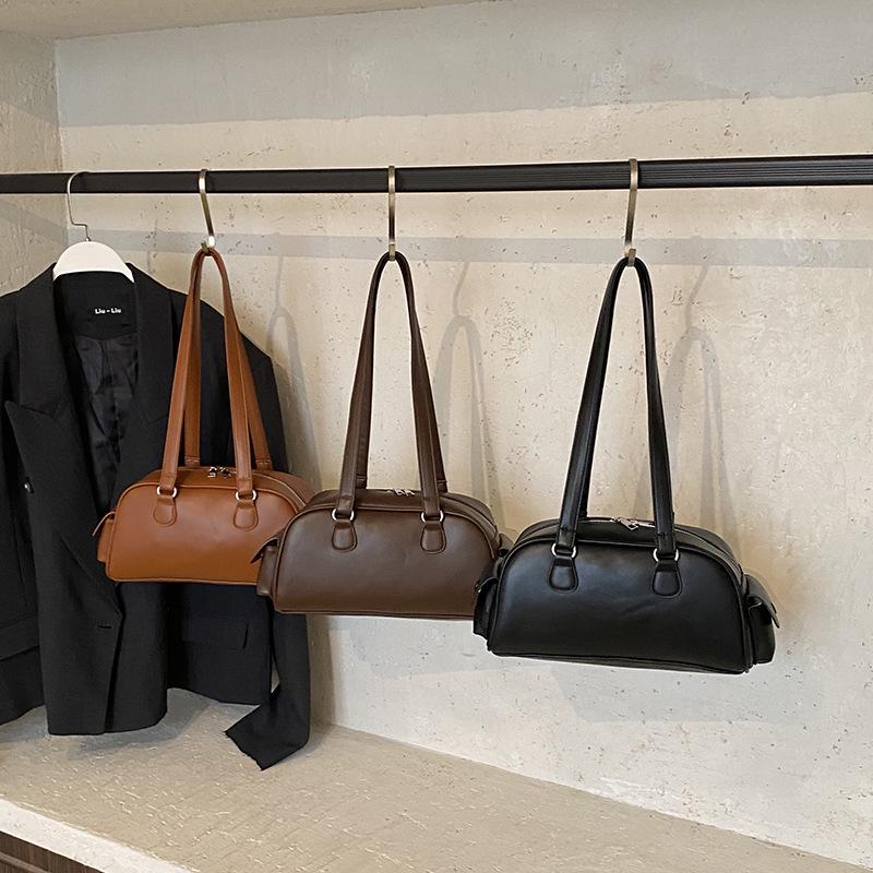 Niche Retro Handheld Underarm Bowling Bag - Women's 2025 Multi-Pocket Single Shoulder Pillow Bag