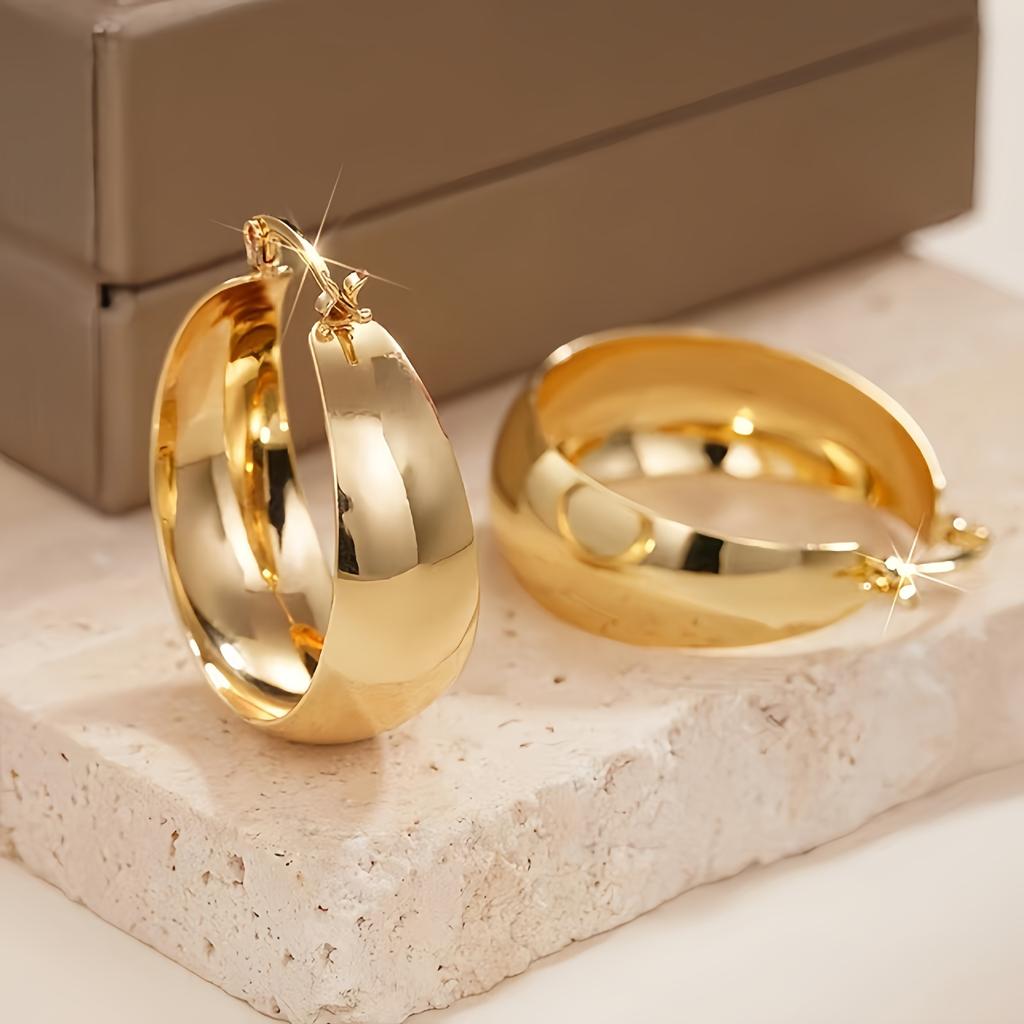 French Fashion, Light Luxury Style, Simple Women's Earrings, Large Curved Geometric Accessories, Exquisite